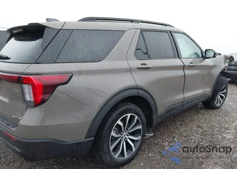 2026 Ford Explorer St-Line from USA, damaged, VIN 1FMUK8KH6TGA10066